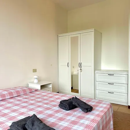 Apartment With Swimming Pool